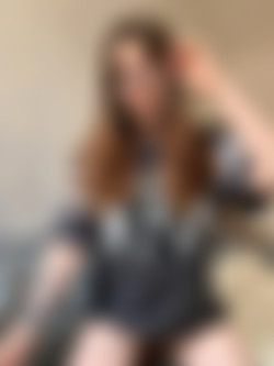 @karma_bae part2/Images/karma_bae-2020-08-12-691402196-Silly on off from a girl who likes stealing your clothes.jpg