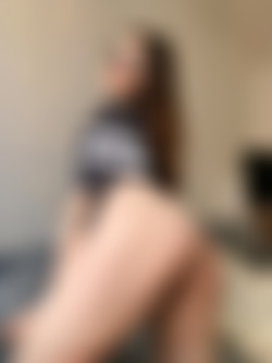 @karma_bae part2/Images/karma_bae-2020-08-12-691751815-Wound you spank me for stealing your shirt.jpg